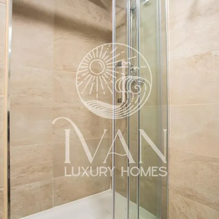Casa Yuliia Ivan Luxury Homes 2ªplta Norte 1ªlinea 奥罗佩萨德尔马